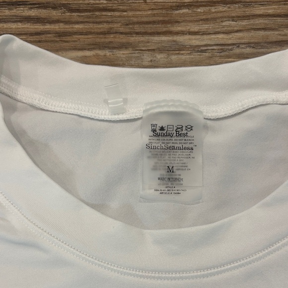 Aritza Sunday Best Classic White Short Sleeve Cropped Tee EUC Women's Size Med - Picture 2 of 4